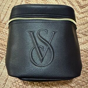 NWT Victoria’s Secret Cosmetic Makeup Case Bag Black Handle Zip Up